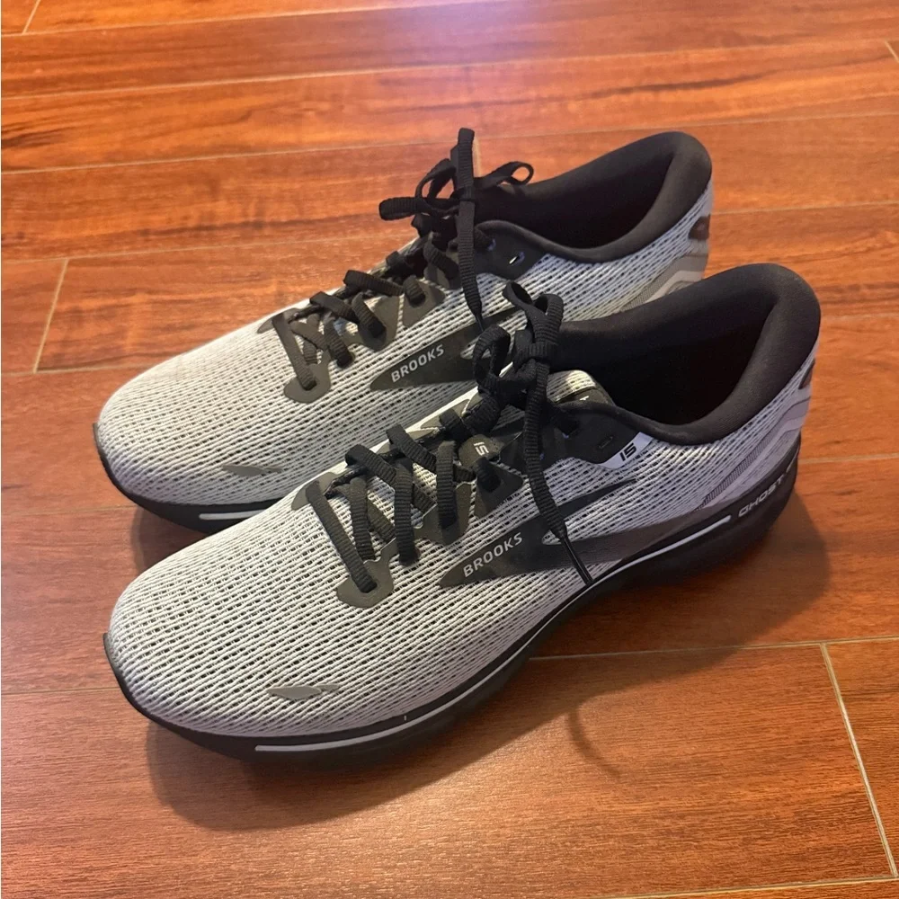 Brooks Men's Black and Gray Sneakers - Picture 1 of 4